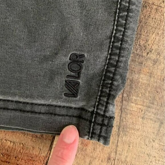 Valor boys size medium gray shorts with checkered waistband - Picture 6 of 6